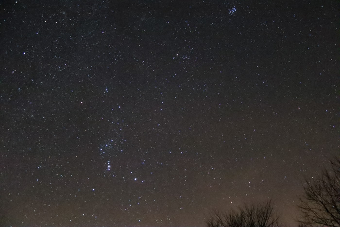 a photo of the winter nightsky showing the constellations Orion and Taurus